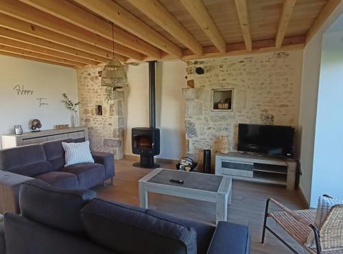 Gîte calme avec wifi et piscine partagée en pleine nature - FR-1-410-466