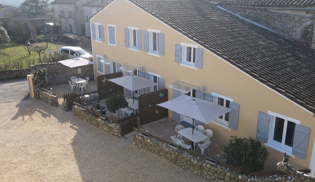 Gîte Caramolle, St Denis, Gard, Cévennes, 2 bedrooms, swimming pool, nature