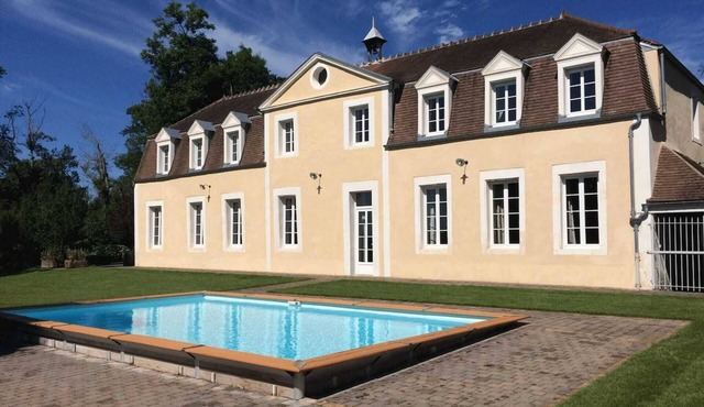 Gîte Château de Montboulon-14 persons Swimming pool and Jacuzzi