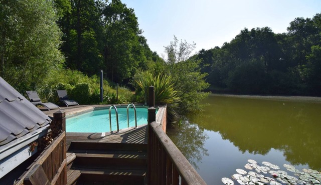 Gîte chalet insolite avec piscine et lac pêche - proche des Landes