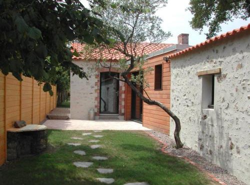 Gîte Charmant avec Jardin, Proche Plages, Wifi et Activités en Famille! - FR-1-306-1031