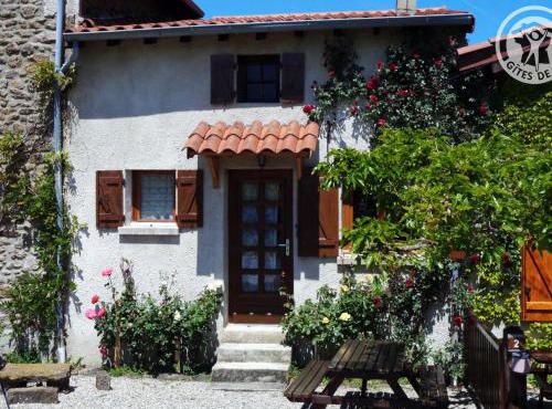 Gîte charmant avec WIFI et terrasse, à 15 min de Saint-Étienne - FR-1-496-41