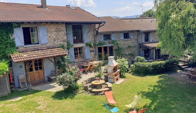 Gîte Charrette Fleurie avec salle activité, 15 p.