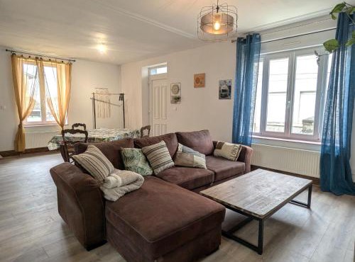 Gîte Chenevières - Village paisible avec parking privé - FR-1-584-384