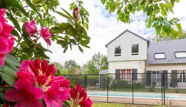 Gîte Cocooning avec Piscine Partagée au Cœur de la Campagne Sarthoise, Proche Zoo et Circuit du Mans - FR-1-410-331