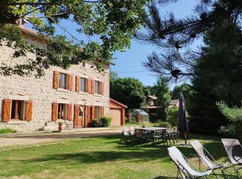 Gîte confortable en Auvergne proche de randonnées - FR-1-582-346