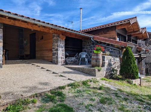 Gîte confortable près de la Cascade de la Beaume avec terrasses et parking privatif - FR-1-582-30