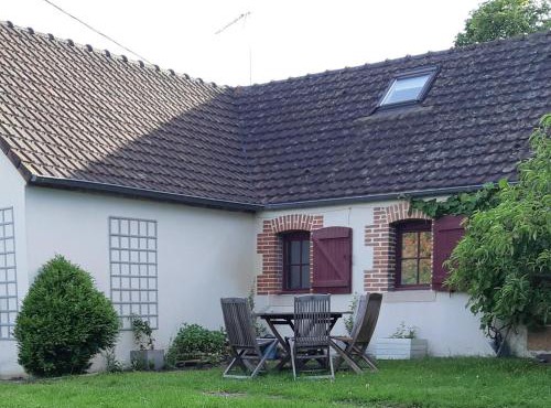 Gîte confortable proche Moulins avec jardin & poêle à bois - FR-1-489-463