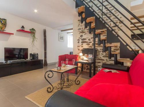 Gîte Confortable avec Jardin, Proche Mer et Ville, Équipé pour Familles, Vélo Inclus - FR-1-306-1076
