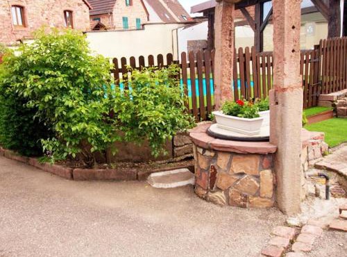 Gîte Confortable pour 4 Pers. avec Piscine et Terrasse - FR-1-744-53