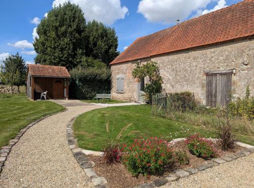 Gîte cosy en Val de Loire, proche Loire, Sologne, Sully/Loire - 1 ch, salon, cuisine, linge inclus - FR-1-590-30