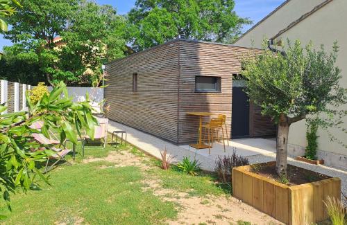 Gîte cosy et tout équipé "Une cabane en Luberon" 44 m2 avec jardin