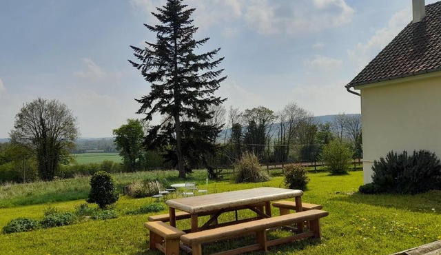 Gîte Cottage chaleureux en pleine campagne vue sur les Monts et Forêts et le château de Carrouges