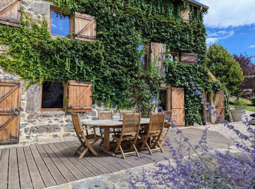 Gîte d'exception avec spa, jardin paysagé et équipements haut de gamme à Blanlhac - FR-1-582-201