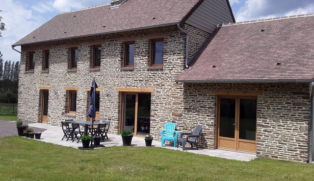 Gîte de Landemeure, PMR access, sleeps 10.