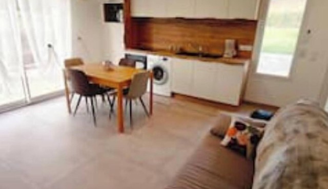 Gîte du Tour du LacTerrace enclosed garden with spa