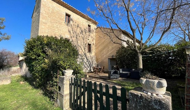 Gîte dans un domaine viticole, entre Montpellier et Sète, proche de la mer
