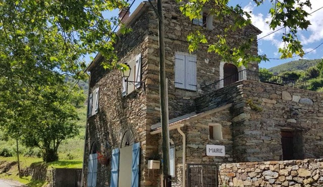 Gîte de 4 Personnes Dans une Maison en Pierre de Pays