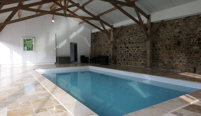 Gîte de Campagne Avec Piscine Couverte et Privative