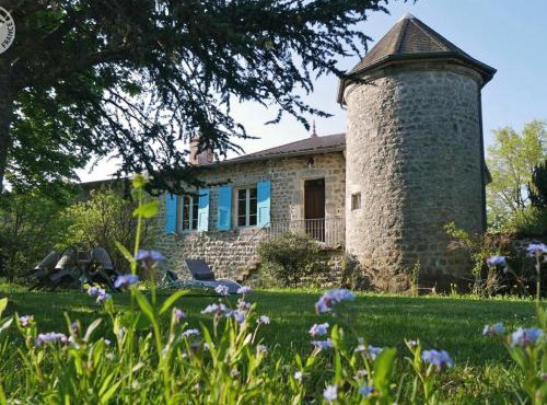 Gîte de caractère du XIIIe siècle avec cheminée et Wi-Fi - FR-1-496-55