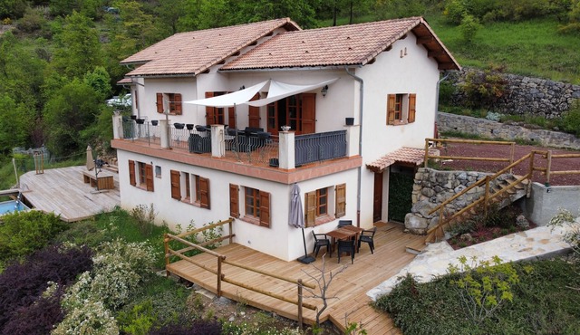 Gîte de Château Vieux Avec Jacuzzi