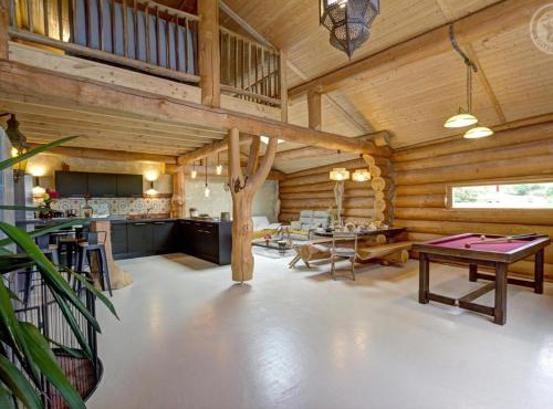 Gîte de Charme avec Jacuzzi dans Monts du Forez - FR-1-496-313