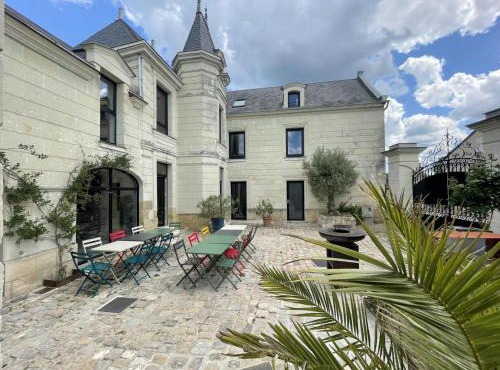 Gîte de Charme à Avoine avec Spa Privé et Jardin - FR-1-381-621