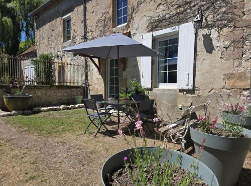 Gîte de Charme à Souvigny : Histoire, Nature & Sérénité - FR-1-489-581