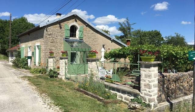 Gîte de Charme au Bord du Canal de Bourgogne, au Pied du Site D'alésia, 4 Places