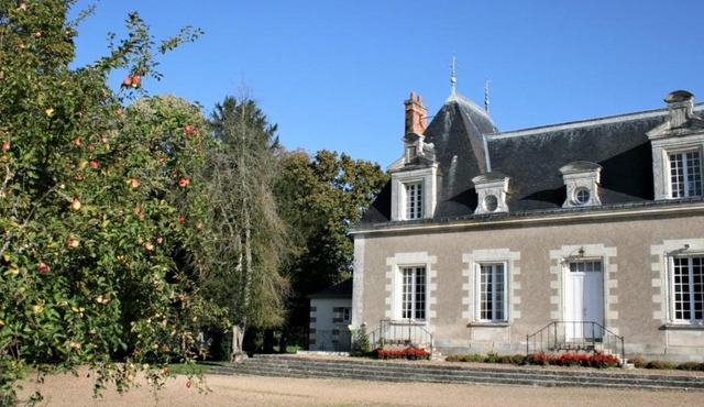 Gîte de charme avec piscine chauffée et sauna, au cœur d'une propriété historique en Val de Loire - FR-1-381-128