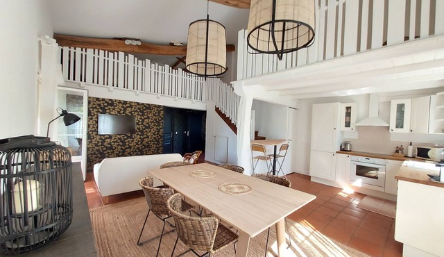 Gîte de Charme, 2 à 4 Personnes, Dans Parc Avec Piscine