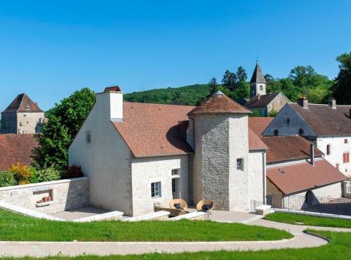 Gîte de charme rénové avec cheminée à Fondremand - FR-1-583-422