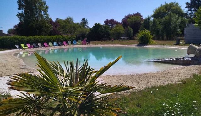 Gîte de Groupe : 3 Maisons Indépendantes Près de la Rochelle, Charente Maritime
