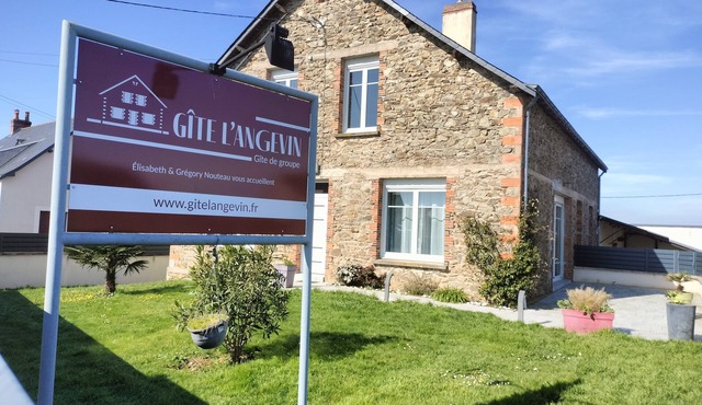 Gîte de Groupe - 14 Personnes Maison de Bourg, Rénovée