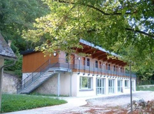 Gîte de groupe avec salle polyvalente et parking à Boncourt - FR-1-581-151