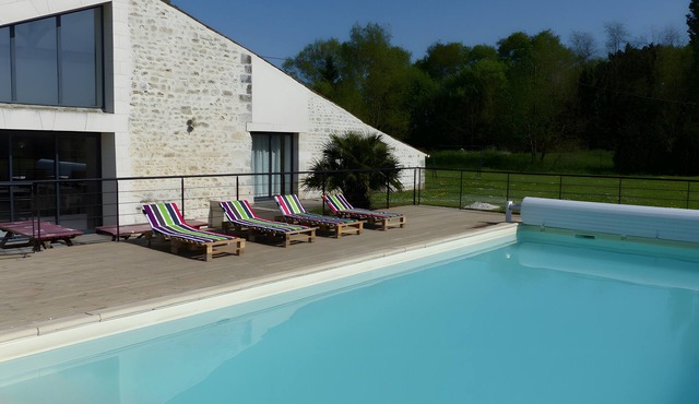 Gîte De L'audonnière: Holiday Home with Private Pool, Terrace, and Wi-Fi