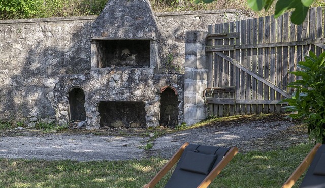 Gîte de la Cascade, Maison Spacieuse Avec Piscine