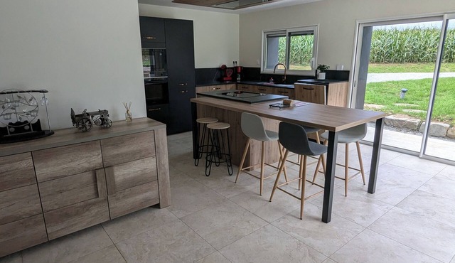 Gîte de la petite clairière with private Jacuzzi