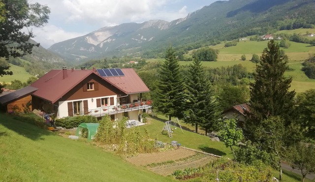 Gîte de La Poivrière - Location Meublée Dans les Monts Jura