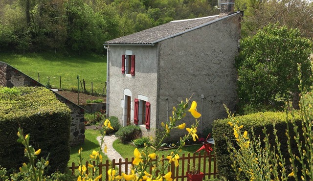 Gîte de la rivière detached house 2 persons in Groire 63790 MUROL