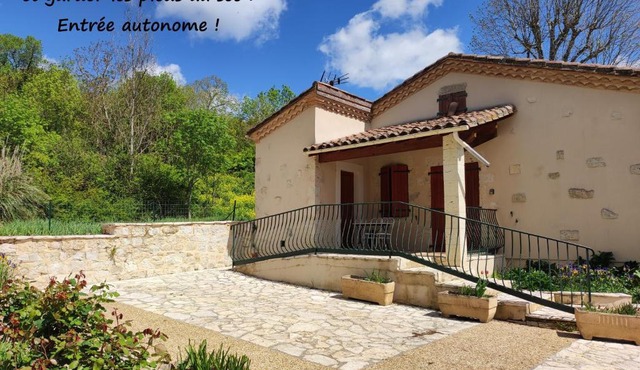 Gîte de la Tride 1 avec terrasse proche du centre