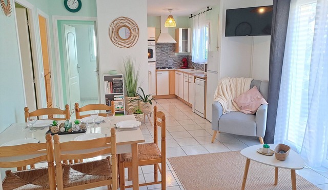 Gîte de Lescurou Emeraude Cottage 4 Guests–Pool, Garden & Peaceful Family Escape