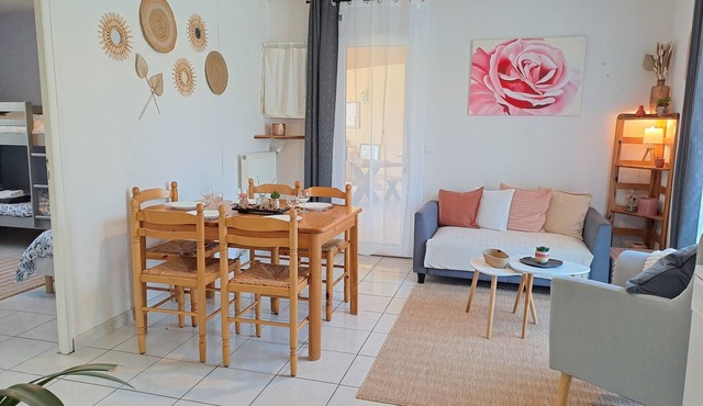 Gîte de Lescurou Coquelicot 4 Guests–Pool, Nature & Peaceful Family Retreat