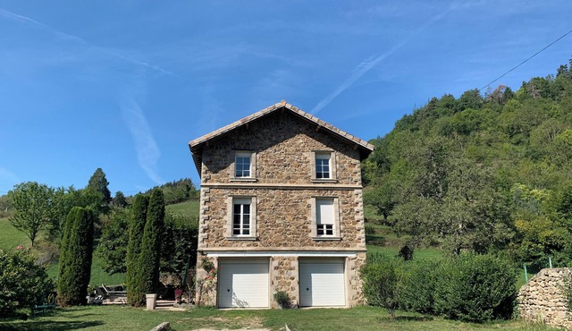 Gîte de Retourtour à 3 Minutes dun Plan Deau Aménagé, à 1 km de la Dolce VIa