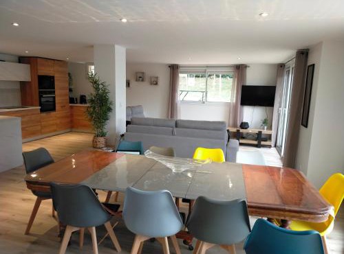 Gîte des Gones Maison 3 étoiles 10 personnes Jardin Lyon Eurexpo