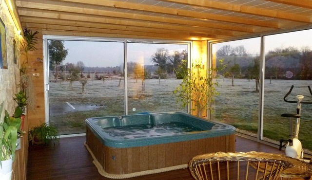 Gîte des Vendangeurs, 6 pers., Close Atlantic Ocean beaches, spa, wifi and air conditioning