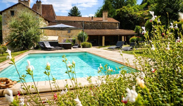 Gîte Dordogne 8 pers with PRIVATE SPA & Swimming pool - pétanque, playground, garden