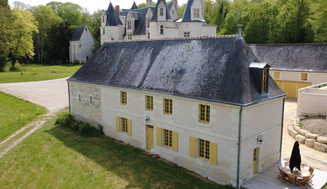 Gîte du Château des Brétignolles - Swimming pool and Nature - Near Chinon
