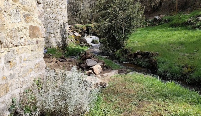 Gîte du Moulin de Lavaugarde - Tout Compris à Proximité de Bourganeuf - 6 Pers