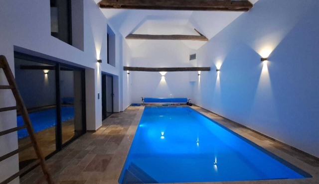 Gîte du Plantagenêt with private indoor heated pool